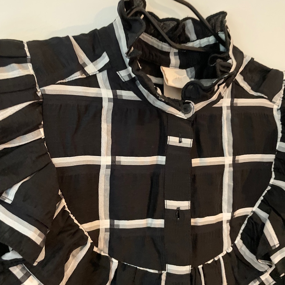 H&M Trend Black And White Grid Pattern Blouse Sz 2 - image 5